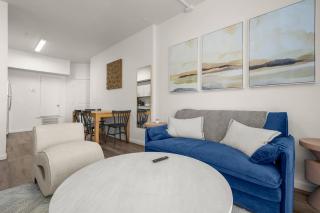 Walk to UT 3BR Sleeps 8 Parking 10 Min DT - 3