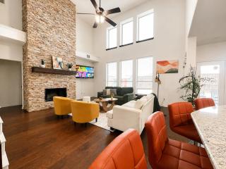 Spacious, Universal Kids< 10mins, Gameroom, 18 ppl - 9