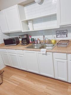 Pet friendly,king beds,fully fenced ,3 bedroom - 2