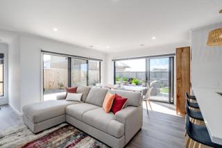 Retreat to the Coast - Sleeps 6 - 7