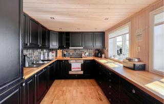 4 Bedroom Gorgeous Home In Reinli - 7