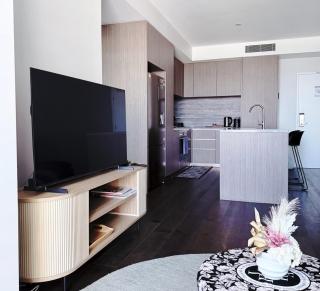 Luxury Casino Apartment in Broadbeach Island - 4