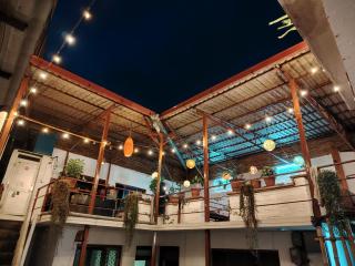 Shine Inn Den - 4
