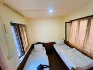 Shine Inn Den - 2