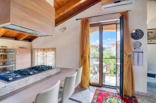 Casa Maddalena Private Beach, 2BR Sleeps 4 - Happy Rentals - 5
