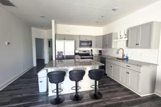 Walk to Parks & Dining! Newly Built Wichita Condo - 8