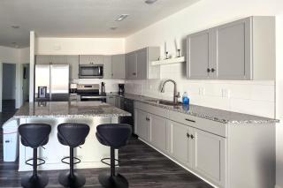 Walk to Parks & Dining! Newly Built Wichita Condo - 4