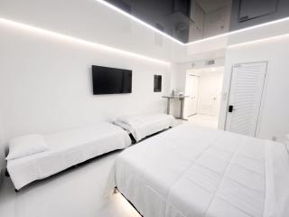 Luxury Beach & City View Condo 5 min walk to beach - 1