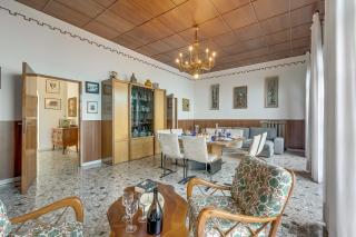 Villa Incanto Sul Lago: Lakefront, Garden & Balconies (Sleeps 7) - Happy Rentals - 7