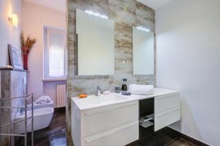 Asia Apartment: 2BR in Laveno Center - Happy Rentals - 5