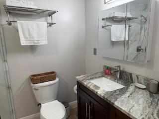 Modern Retreat 3 Baths Patio Sleeps 4 - 6