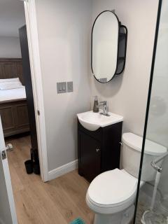 Modern Retreat 3 Baths Patio Sleeps 4 - 5