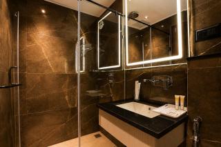 Tripli Regalia Dayal Tower - 4
