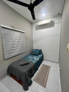 Izzat Homestay - 4