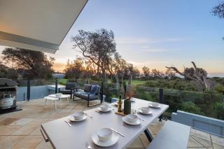 Absolute Beachfront - Luxury Accommodation in Rosebud - 9