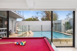 Absolute Beachfront - Luxury Accommodation in Rosebud - 3