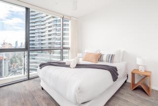 Prestige 2BR Broadbeach Oasis, Pet Friendly - 7
