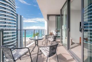 Prestige 2BR Broadbeach Oasis, Pet Friendly - 8