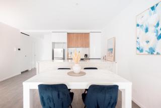 Prestige 2BR Broadbeach Oasis, Pet Friendly - 5