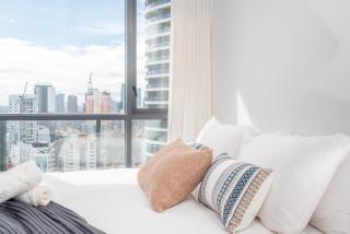 Prestige 2BR Broadbeach Oasis, Pet Friendly - 4