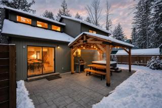 Stay Portland - Alpine Retreat Hot Tub, Fire Pit & Game Room - 8