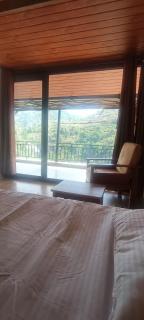 SHOLA Holiday Home with Uyillatti Waterfalls View - 6