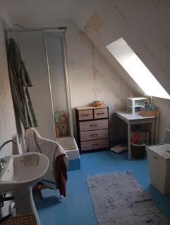 Chambre dans bourgade tranquille - 1