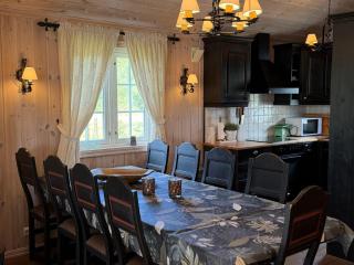 Family-Friendly Cabin With Stunning Outdoor Access - 3