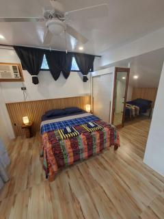 The English Filipina Secret Garden Resort - 9