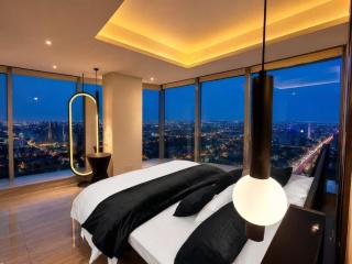 Elegant Apartment at Elysium With Amazing Night View - 0