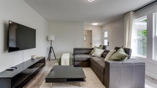 North Okanagan Jewel with hot tub - 8