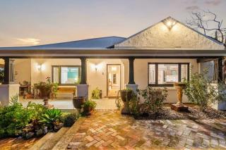 The Mooring Entire 1950s House, Beaconsfield - 4