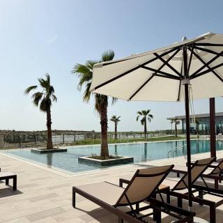 Luxury 1BR Yas Island Golf View Ferrari F1 - 9