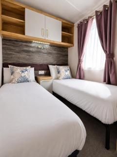 The Sandy Retreat a Stylish Caravan in Parkdean Camber Sands Resort, 2 Bedrooms, 1,5 Bathrooms, Sleeps 6 - 7