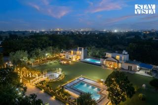 StayVista at Marwah Farm - Pool & BBQ - 0