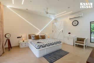 StayVista at Marwah Farm - Pool & BBQ - 2