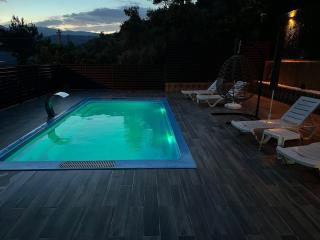 Luxury Nature House with Pool - 0