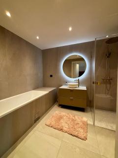 Brand-New Exclusive House with Rooftop Terrace - 2