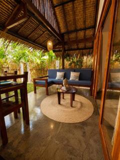 Secluded Tropical Hut, Peaceful Island Escape - 4