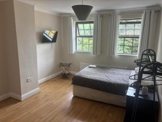 Spacious Piltown Home 6 Bedrooms Free Parking - 3