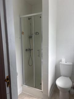 Spacious Piltown Home 6 Bedrooms Free Parking - 1