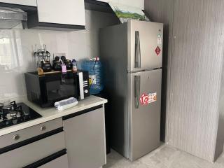 Spacious 2BDR Apt, balcony, Wi-fi, parking,2 Baths - 1