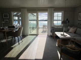 Koselig hytte ved sjøkanten - 0