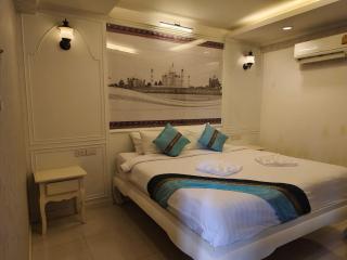 Private Double Bed Room with Double bed at SiamX1 House&Bistro - 0