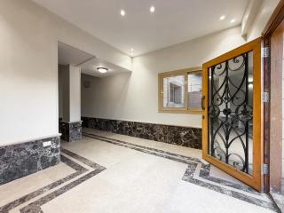 Duplex 2BR with Rooftop Terrace Steps to Garden 8 - 3