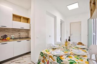 Villa Na' Lu' With Sea View Apartments - 3