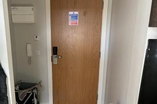 Apartment - Sleeps 1 - On Street Parking - Tv - 6