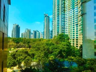 iHome-Lujiazui Riverside, Business Friendly, Extra-Large 90sqm 1-Bed, Sleeps 4, Designer Interiors, Deluxe Shanghai Living - 1