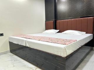 New Jai Radhe Krishan Residency - Varanasi - 9