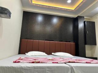New Jai Radhe Krishan Residency - Varanasi - 5